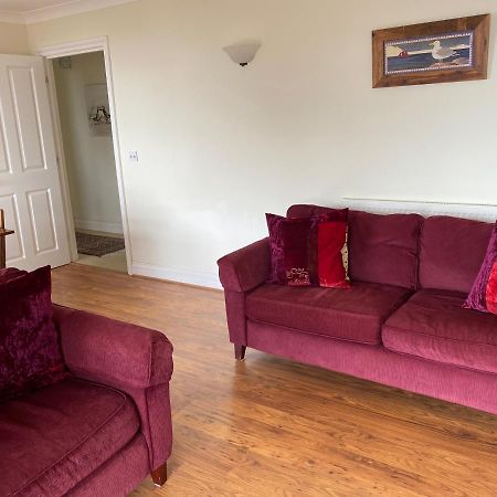 Fantastic Spacious House With Beautiful Panoramic Views Of The Bay Only A Few Minutes Walk From Beach Harbour And Restaurants This House Has 3 Bedrooms 3 Bathrooms And 2 Lovely Sitting Rooms Lyme Regis Dış mekan fotoğraf